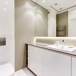 Le Meridien Apartment